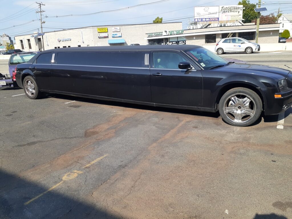 The Black Chrysler Limo Picture