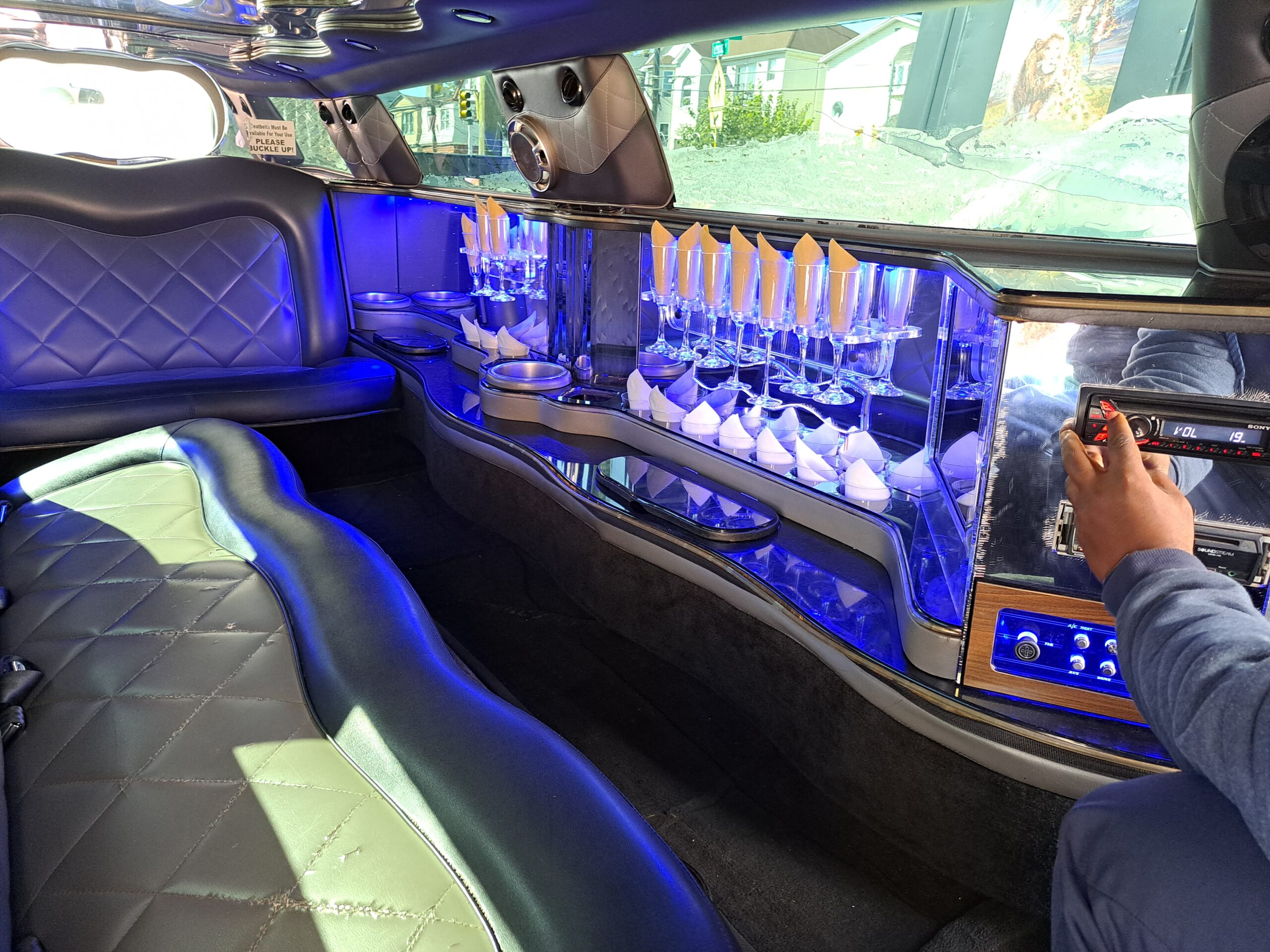 Chrysler 300 limo picture